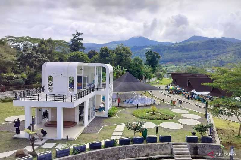 Warga Bisa Urus KTP di Rest Area Gunung Mas